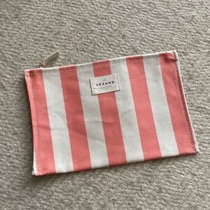 Sezane zip pouch!